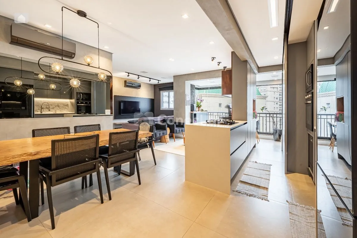 Apartamento mobiliado à venda no Royal Park Alphaville com 81m²